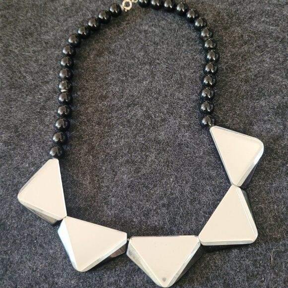 Vintage beaded and big mirrored triangle Necklace Black with mirror triangles - Picture 1 of 3